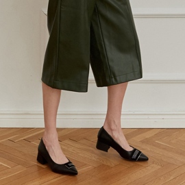 Marco Shoes Black pumps with low heels, decoration with jets 1