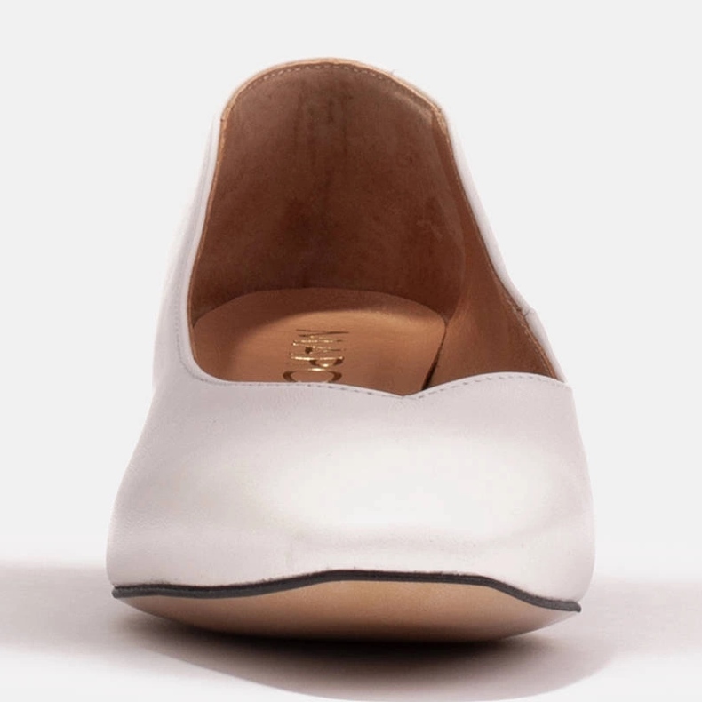 Marco Shoes Pumps made of white grain leather with a V-neck 1