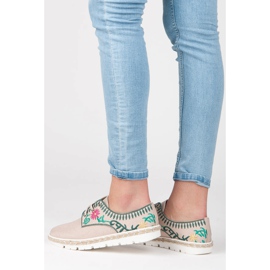 Kylie Women's shoes with embroidery pink 1 Kylie Women's shoes with embroidery pink 1
