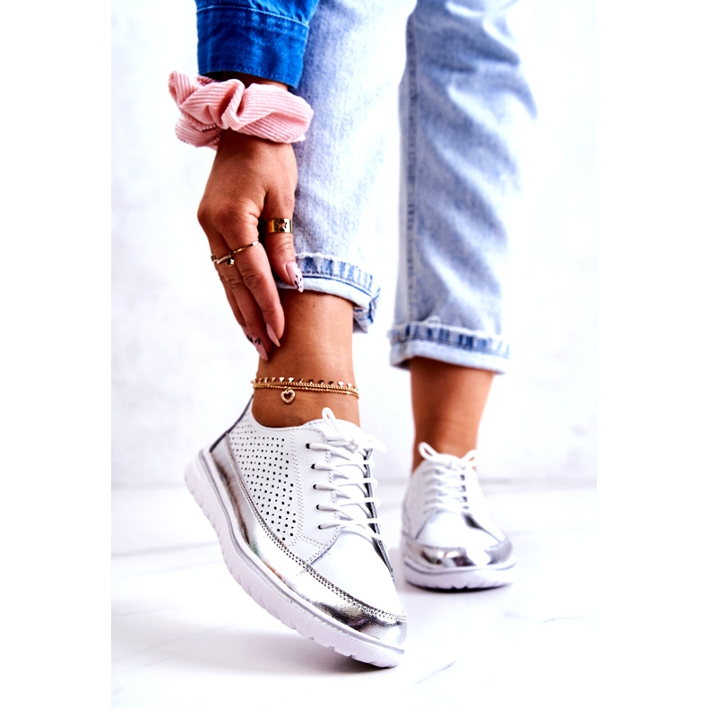 Vinceza Women's openwork shoes on the platform white Deloren 1