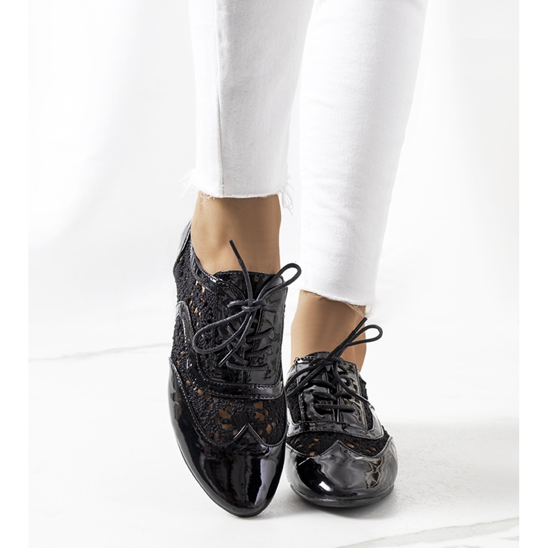 Black lacquered shoes from Brett 1