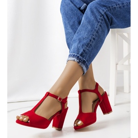 Red pumps on the Harvey post 1