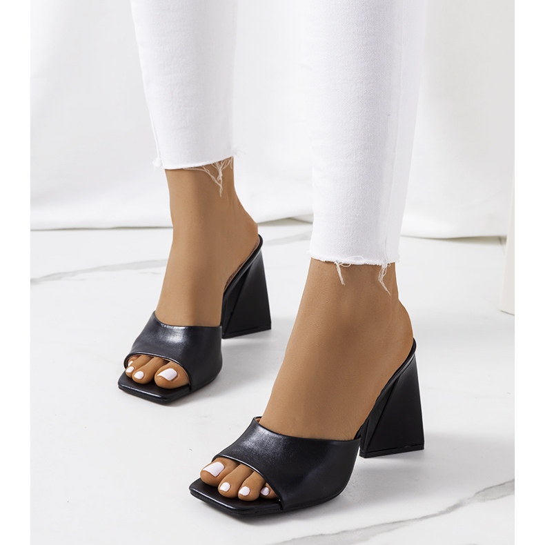 Black slippers on the Istila post 1