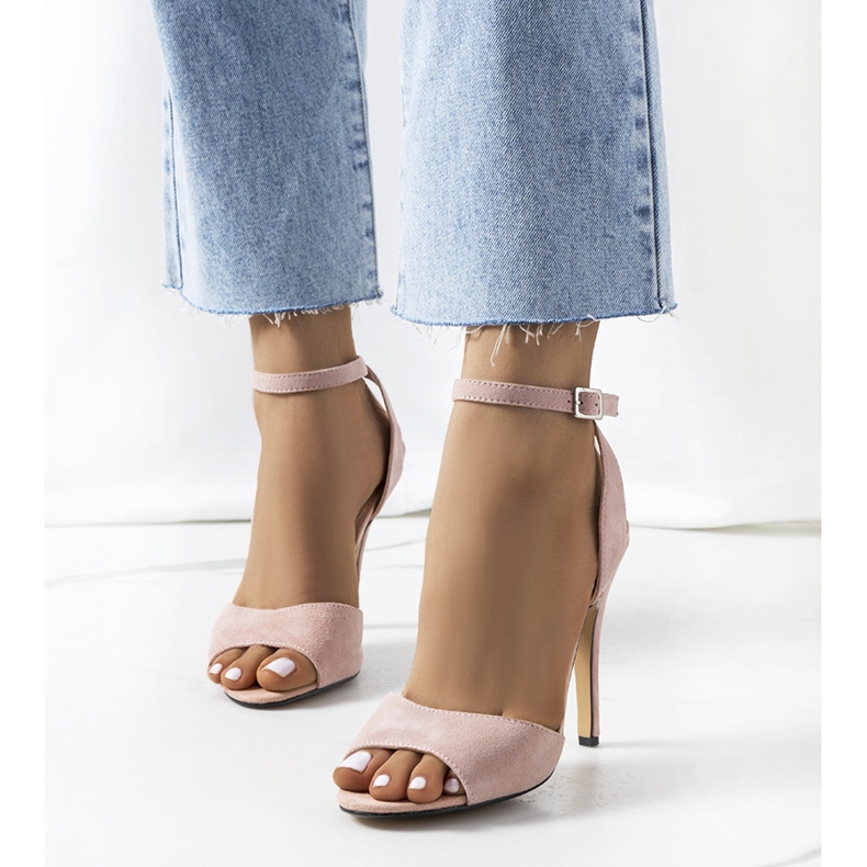 Pink open pumps on a Luigina heel 1