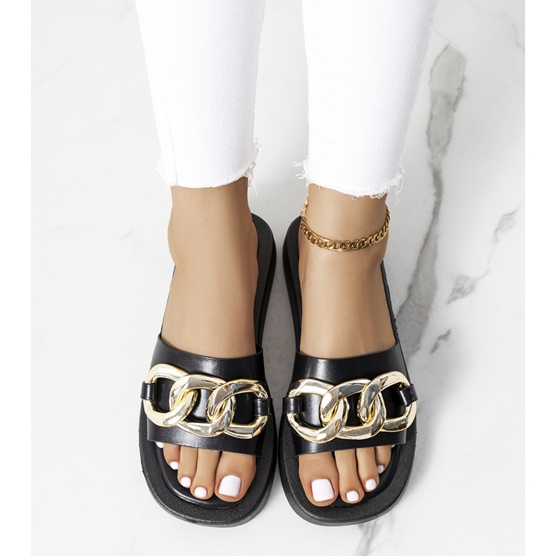 Black slippers with Bragg chain 1