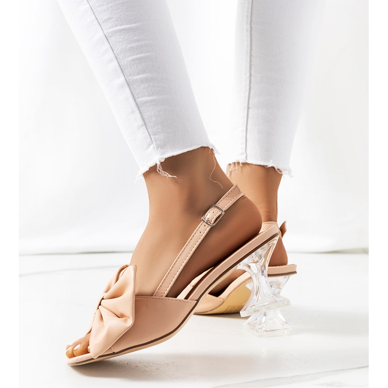 Beige high-heeled sandals from Cirindell pink 1
