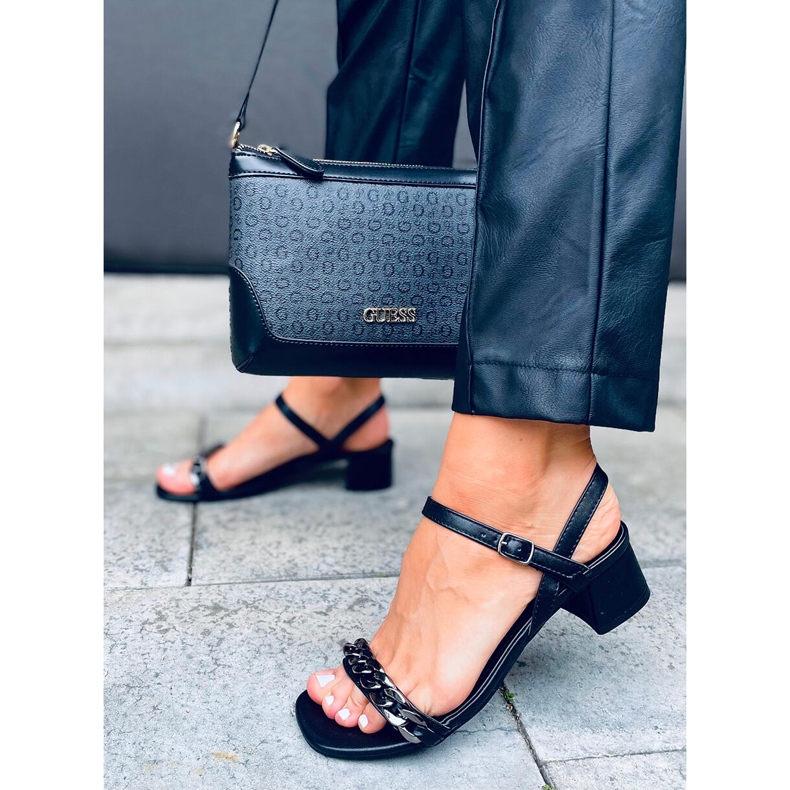 Daphne Black low-heeled sandals 1