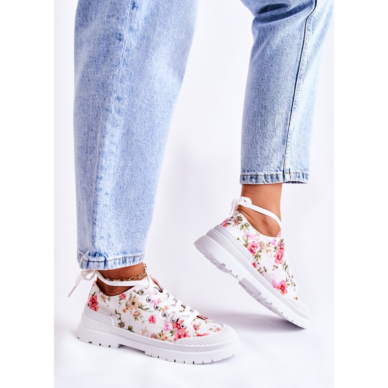 PS1 Low Sneakers Tied With White Amissa Flowers 2 PS1 Low Sneakers Tied With White Amissa Flowers 2