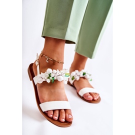 WS1 Fashionable Sandals With White Hally Beads 1