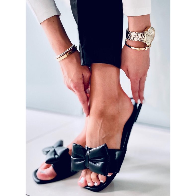 Mili Black slippers with a bow 1