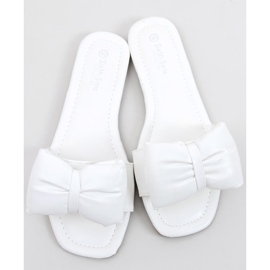 Mili White slippers with a bow 1