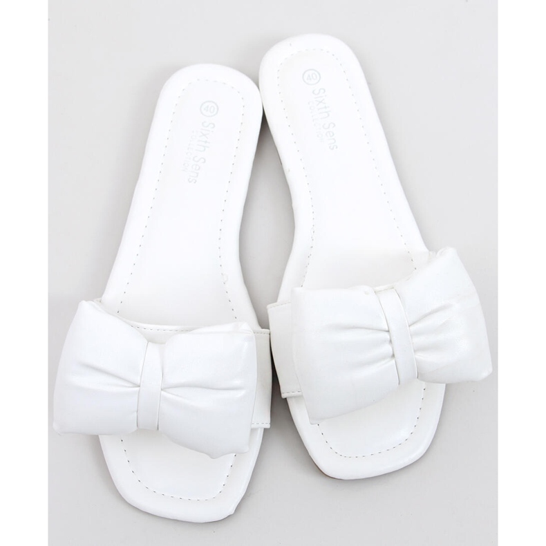 Mili White slippers with a bow 1