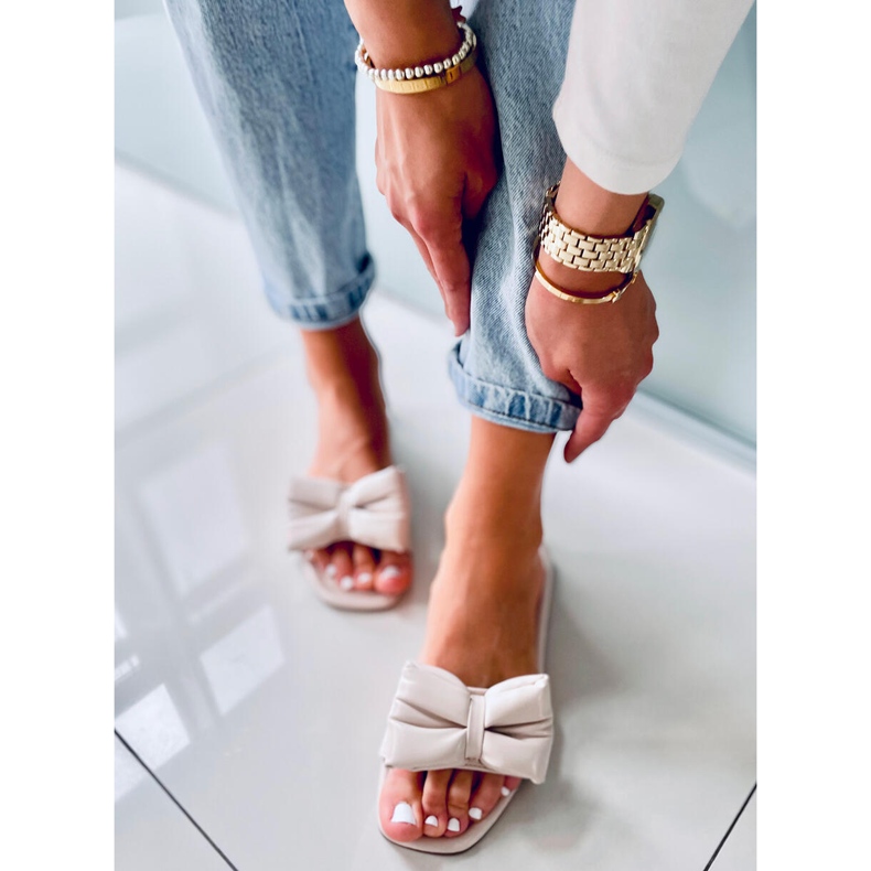 Mili Beige slippers with a bow 1