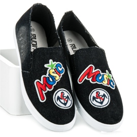 Slipons with patches black 1