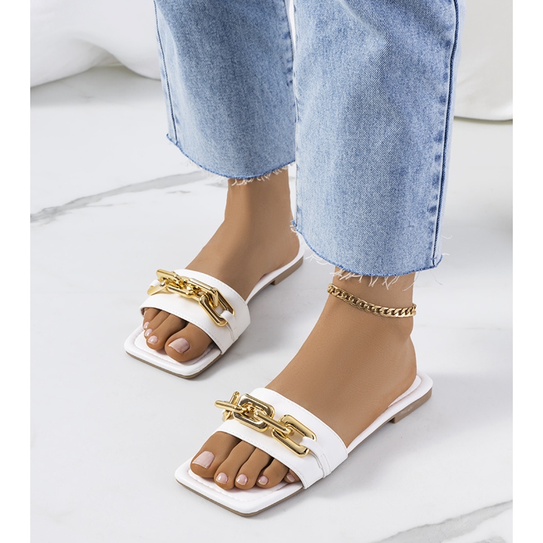 White elegant slippers with a Cherell chain 2