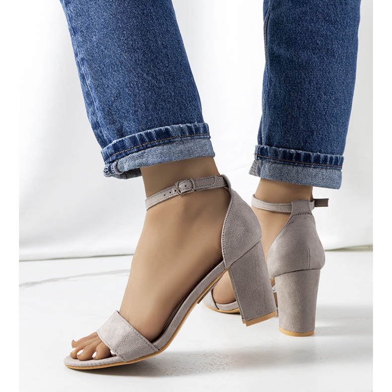 PA1 Gray sandals on the Karella post yellow 1