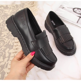 Women's black shoes on the platform with fringes Big Star II274100 2