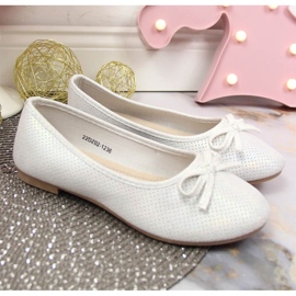 Ballerinas with a bow eVento Jr EVE359B white 2