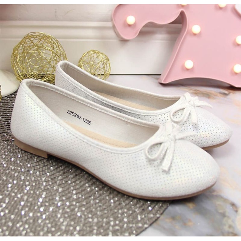 Ballerinas with a bow eVento Jr EVE359B white 2