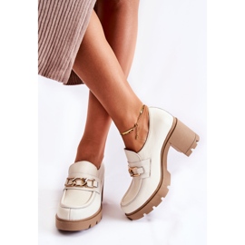 Leather shoes on a pillar with a golden decoration light beige Mikeyla 2