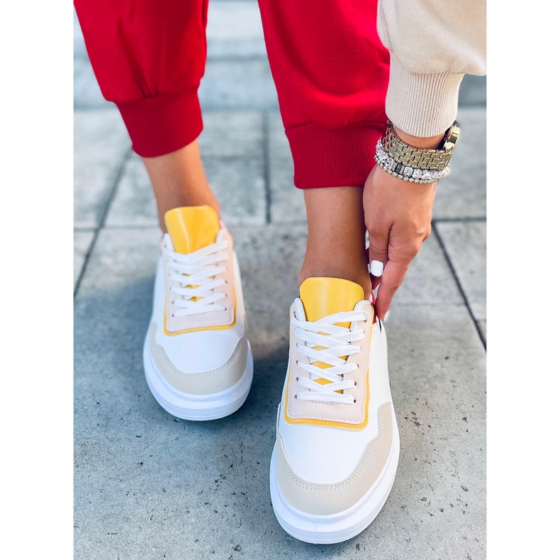 Dory Burgundy women's sports shoes white 1