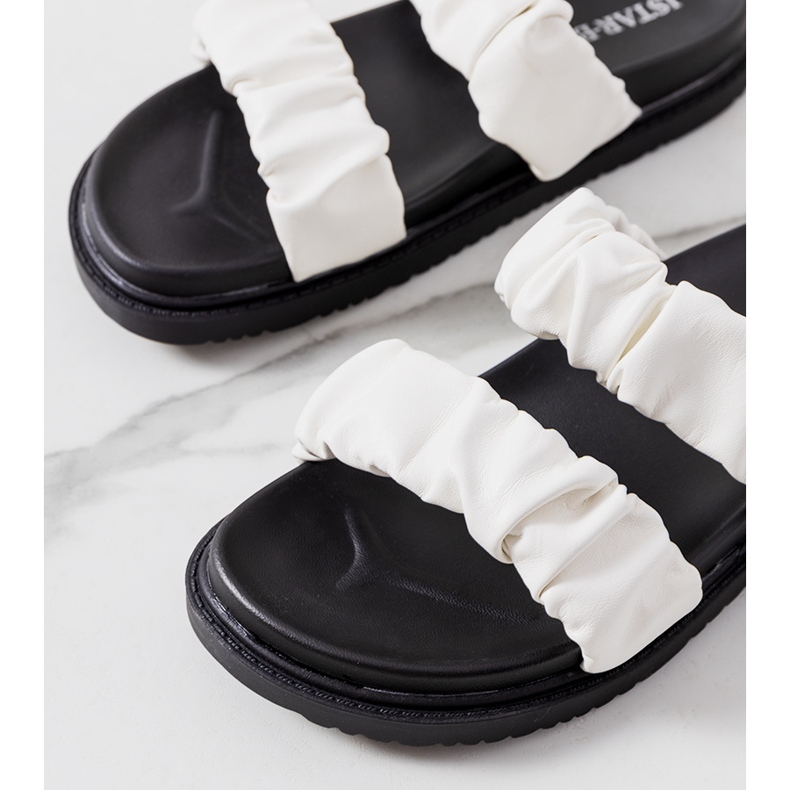 White women's slippers from Buzaco 1