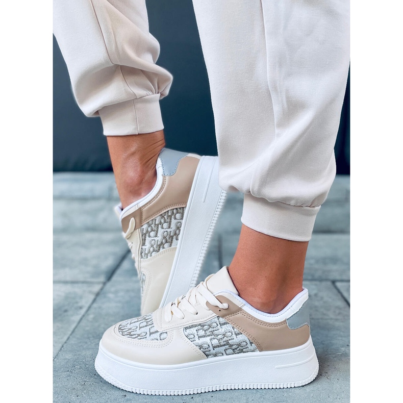 Hiver Beige women's sports shoes 1