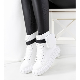 White sneakers on the Haver platform 2