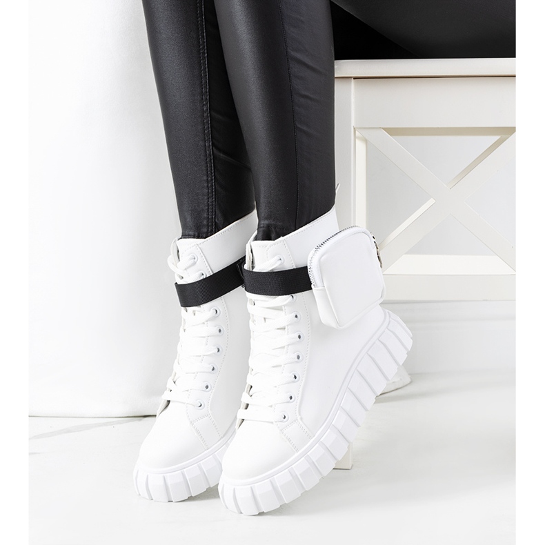 White sneakers on the Haver platform 2