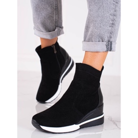 Vinceza women's sports boots on a black platform 1 Vinceza women's sports boots on a black platform 1