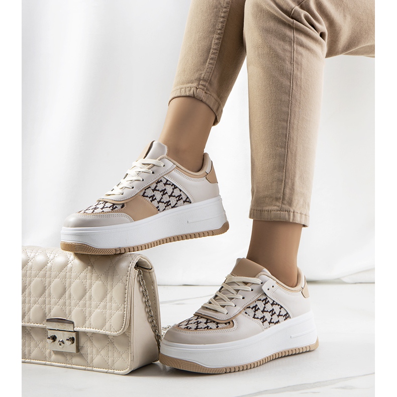 Beige sneakers with a high Valpara sole 1