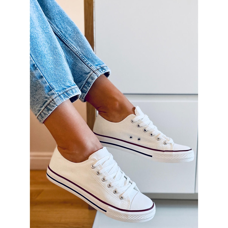 Basic White women's classic sneakers 1