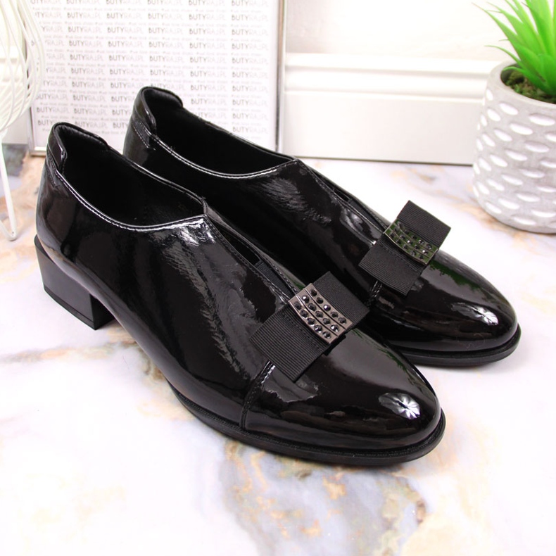 Black lacquered shoes Potocki 1