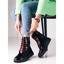 W. Potocki Black tall workers on the Potocki platform 2