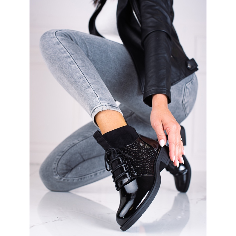 Women's lace-up Vinceza boots with a flat heel black 1