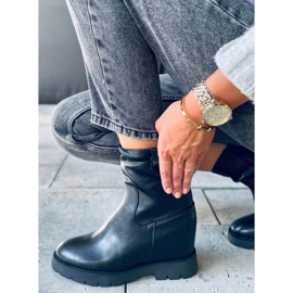 Boots on a hidden wedge Luanda Black 1