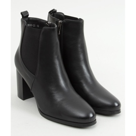 Classic high-heeled boots by Elvira Black 1