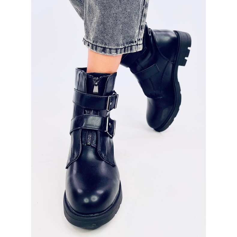 Umroo Black military boots 1