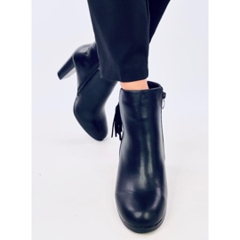 Zonda Black high heels 1