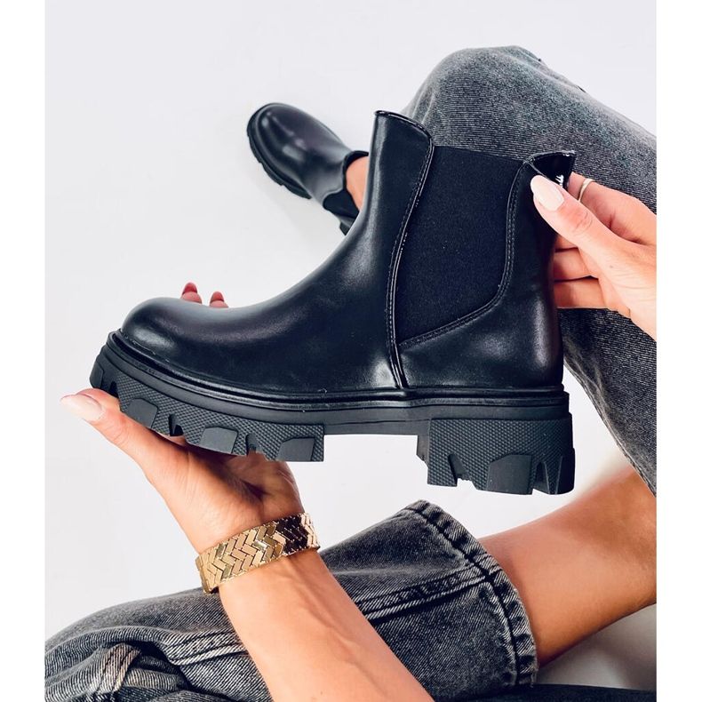 Finn Black high-heeled Chelsea boots 1