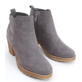 Wide-heeled boots from Wimko Gray grey 1