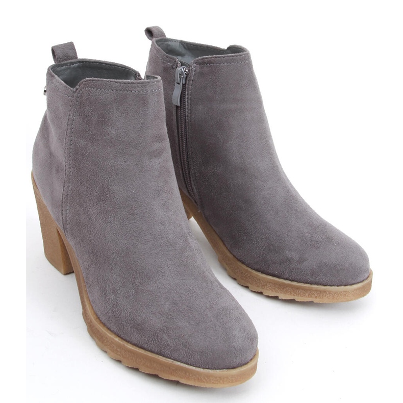 Wide-heeled boots from Wimko Gray grey 1