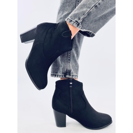 Undo Black cowboy boots 2 Undo Black cowboy boots 2
