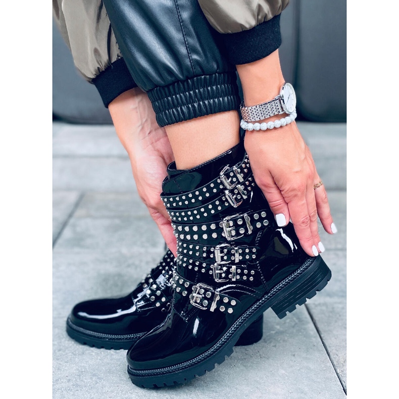 Lacquered boots with Tatum Black Mirror studs 2