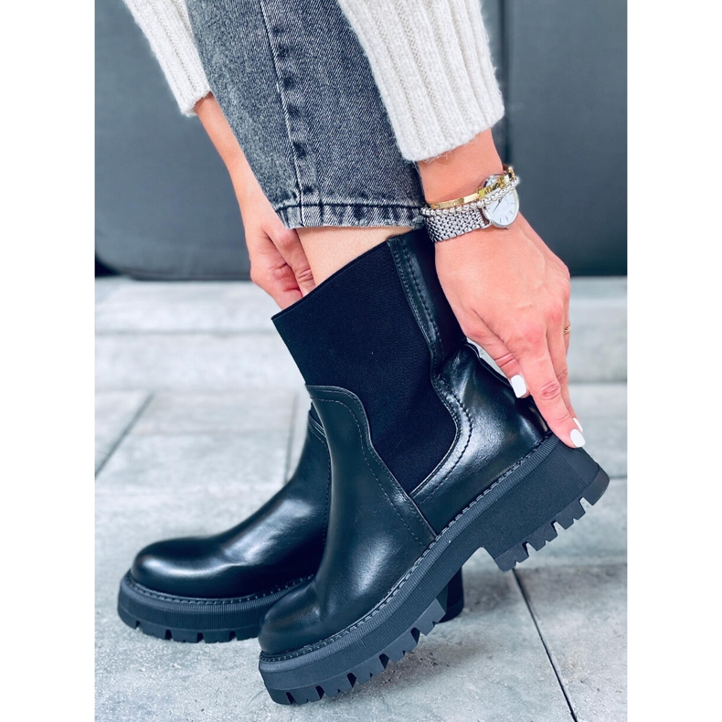 Chelsea boots with a high upper Cillo Black 1
