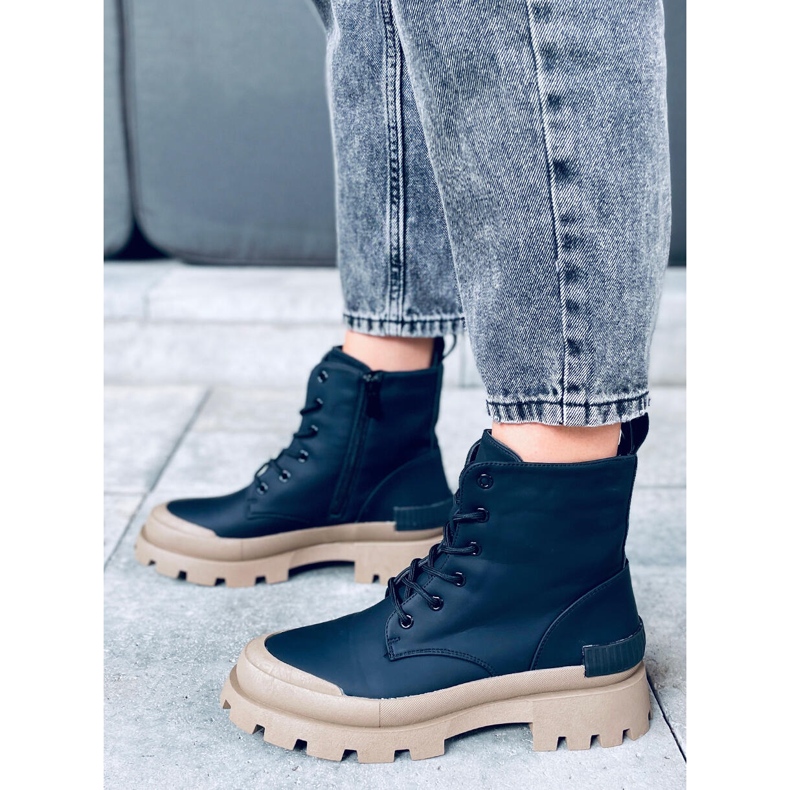 Toma Black trekking boots 2