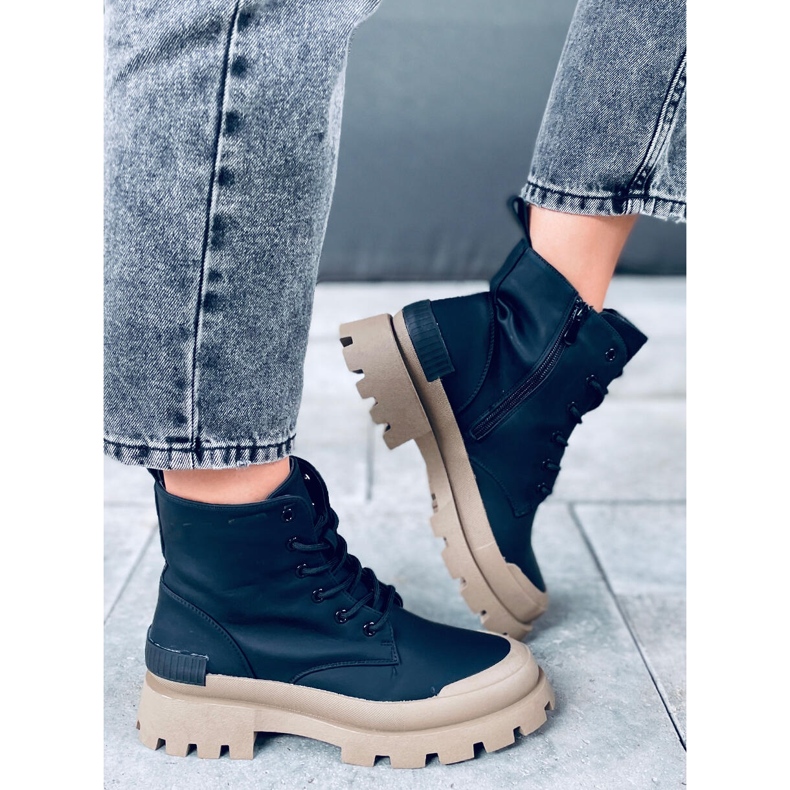 Toma Black trekking boots 1