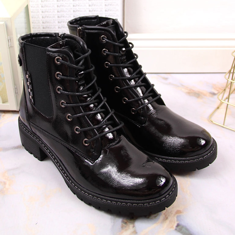 Women's black insulated boots, lacquered Vinceza 1 Women's black insulated boots, lacquered Vinceza 1