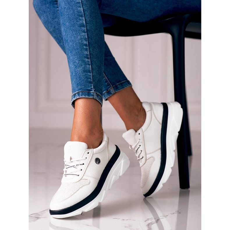 White Vinceza trainers with a thick sole 1