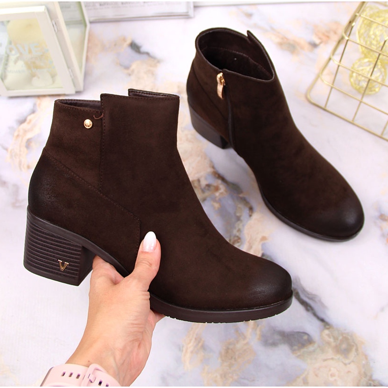 Women's boots on the post of brown eco-suede Potocki 1